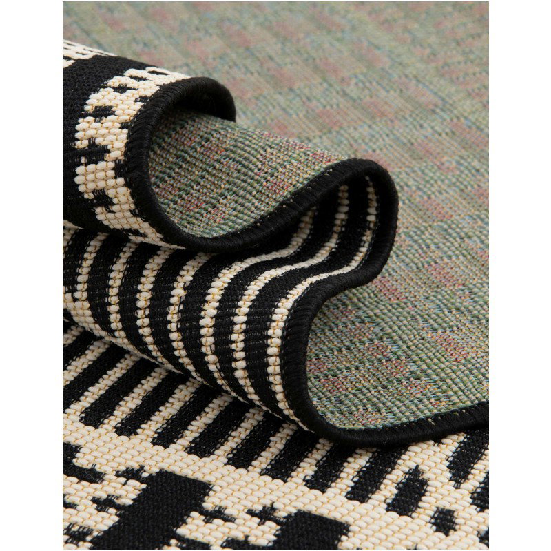 Tapete Exterior Enrejado y Lineas en Negro