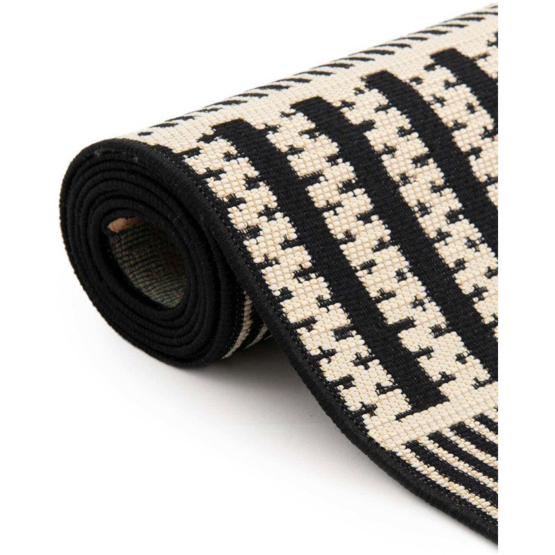 Tapete Exterior Enrejado y Lineas en Negro