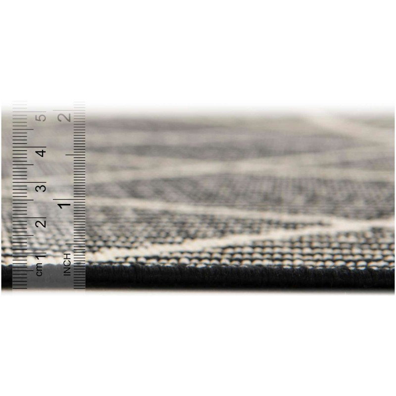 Tapete Exterior Enrejado y Lineas en Negro