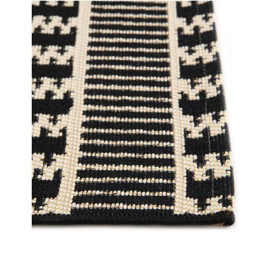 Tapete Exterior Enrejado y Lineas en Negro