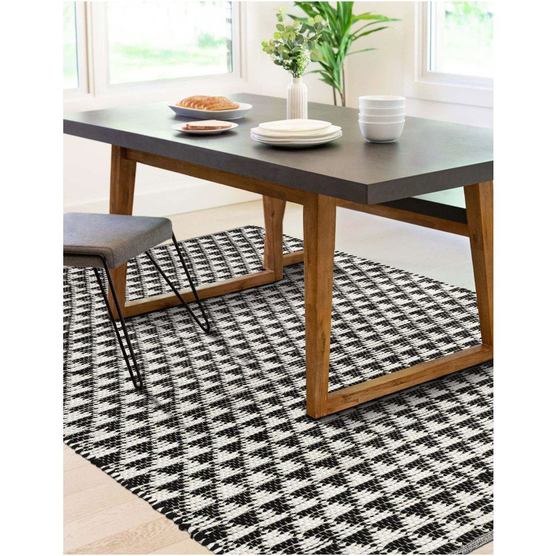 Tapete Trenzado Natural en Triangulos Blanco y Negro