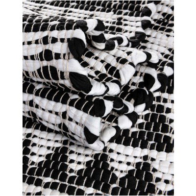 Tapete Trenzado Natural en Triangulos Blanco y Negro