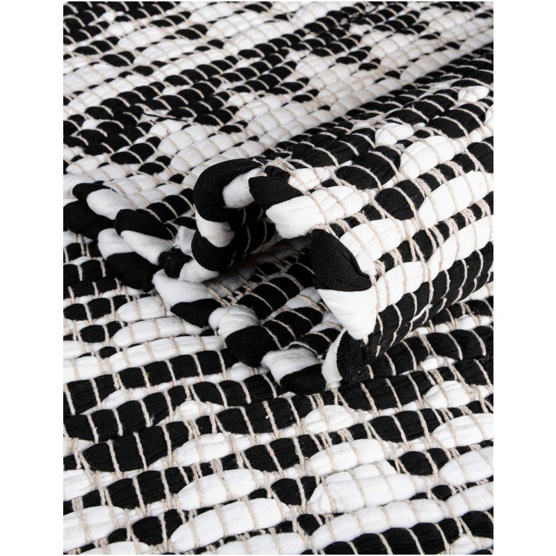 Tapete Trenzado Natural en Triangulos Blanco y Negro