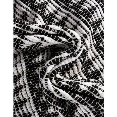 Tapete Trenzado Natural en Triangulos Blanco y Negro