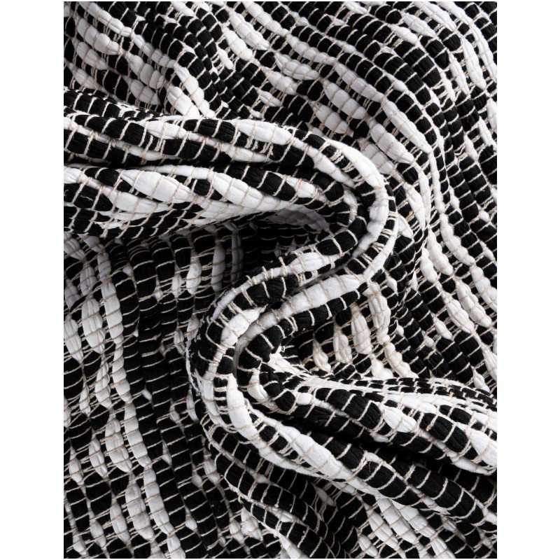 Tapete Trenzado Natural en Triangulos Blanco y Negro