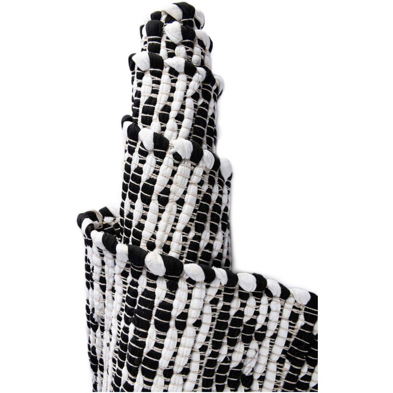 Tapete Trenzado Natural en Triangulos Blanco y Negro