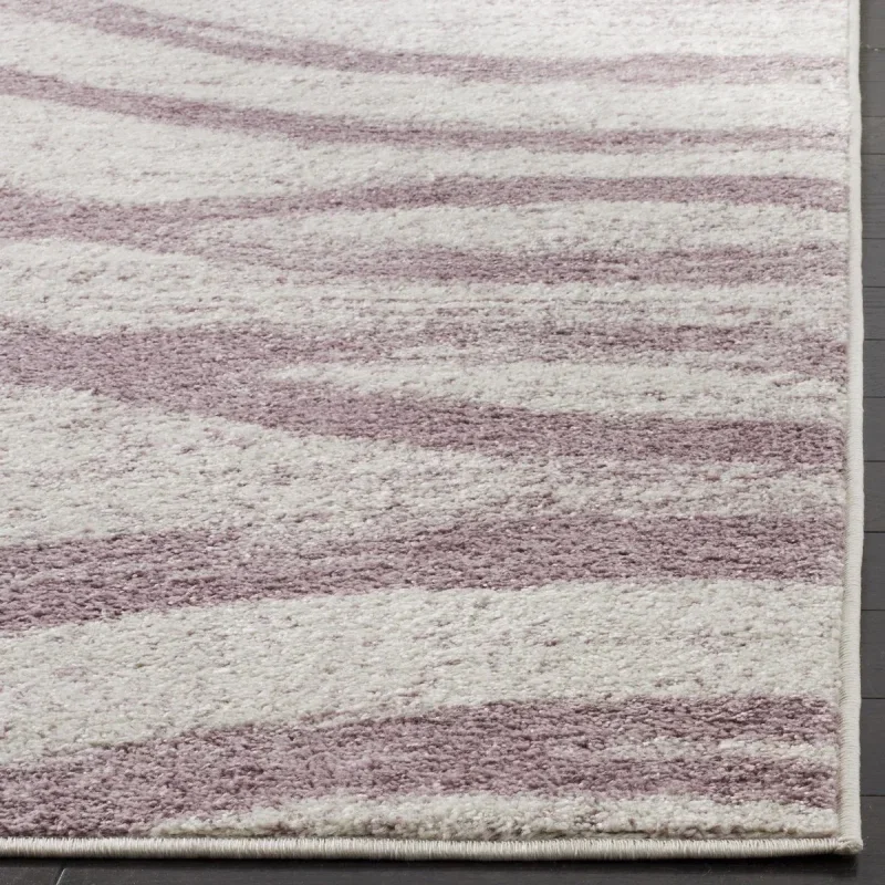 Tapete Adira Brochas Onduladas en Marfil con Morado