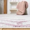 Tapete Adira Chevron Droble en Marfil con Ciruela