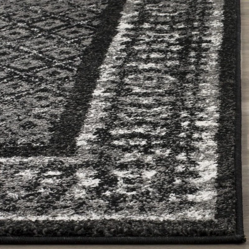 Tapete Adira de Diamantes en Negro con Gris