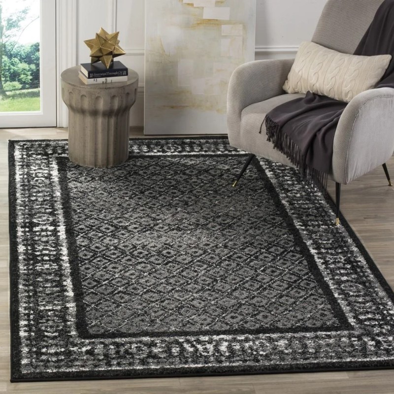 Tapete Adira de Diamantes en Negro con Gris