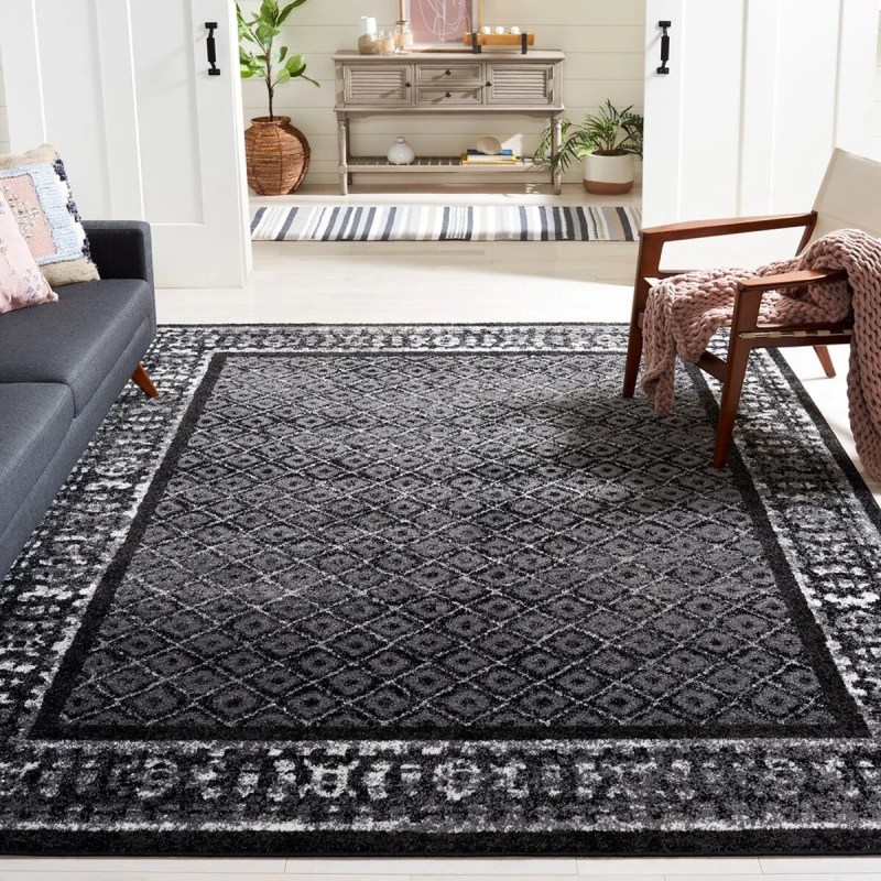 Tapete Adira de Diamantes en Negro con Gris