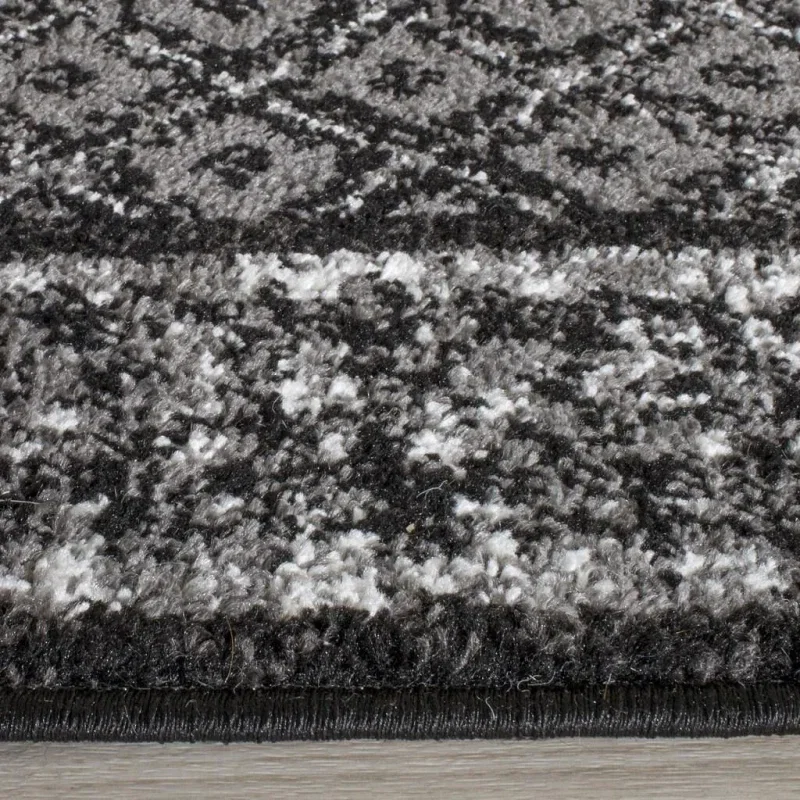 Tapete Adira de Diamantes en Negro con Gris