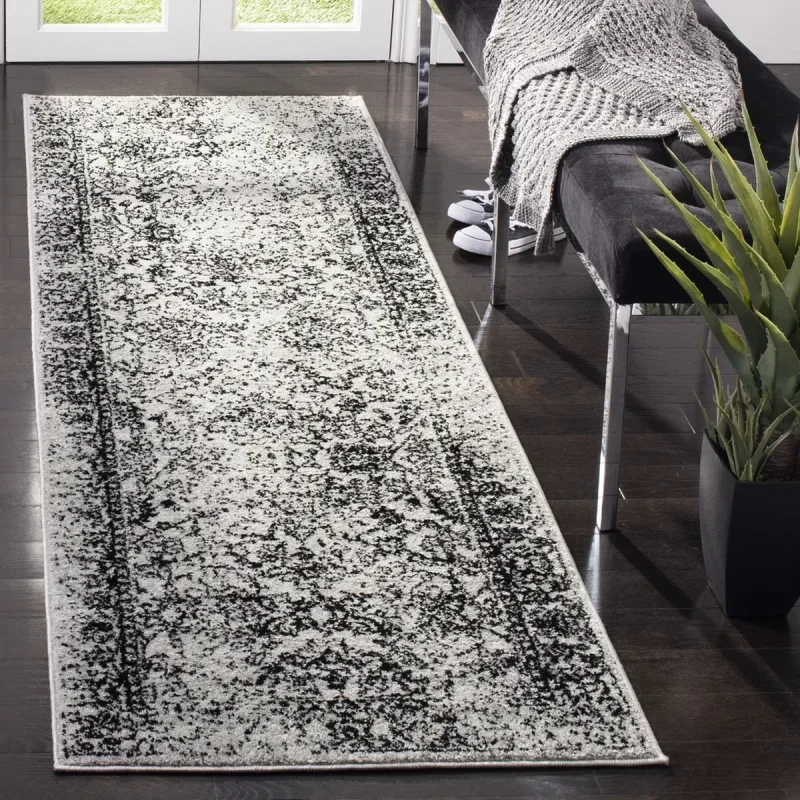 Tapete Adira Tradicional Floral en Gris con Negro