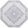 atemporal medallon en blanco y gris