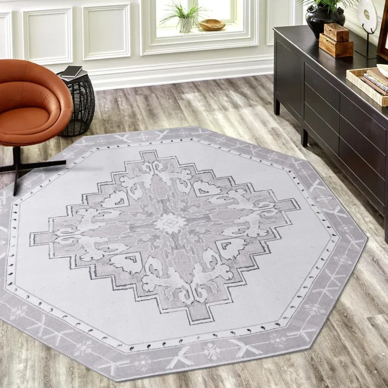 atemporal medallon en blanco y gris