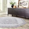 atemporal medallon en blanco y gris