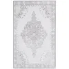 atemporal medallon en blanco y gris