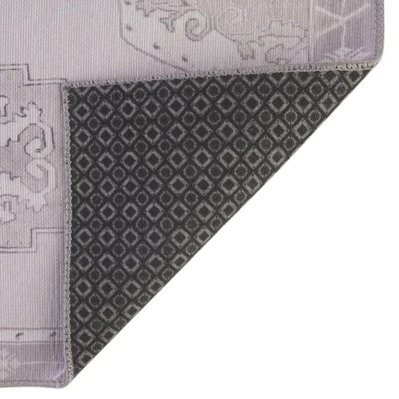 atemporal medallon en blanco y gris