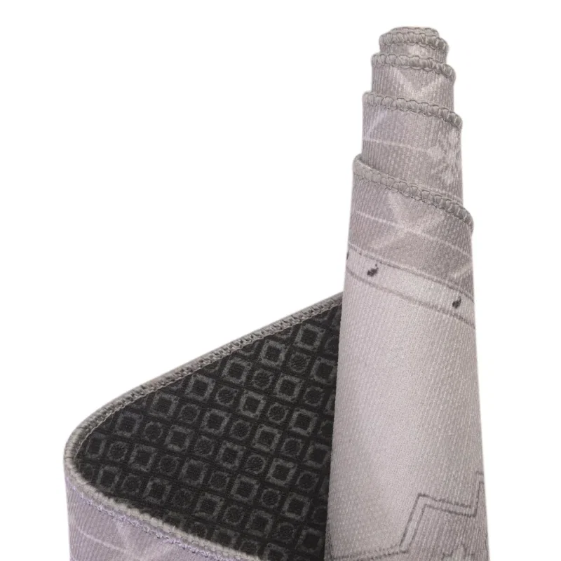 atemporal medallon en blanco y gris
