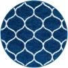 enrejado curvo en azul marino