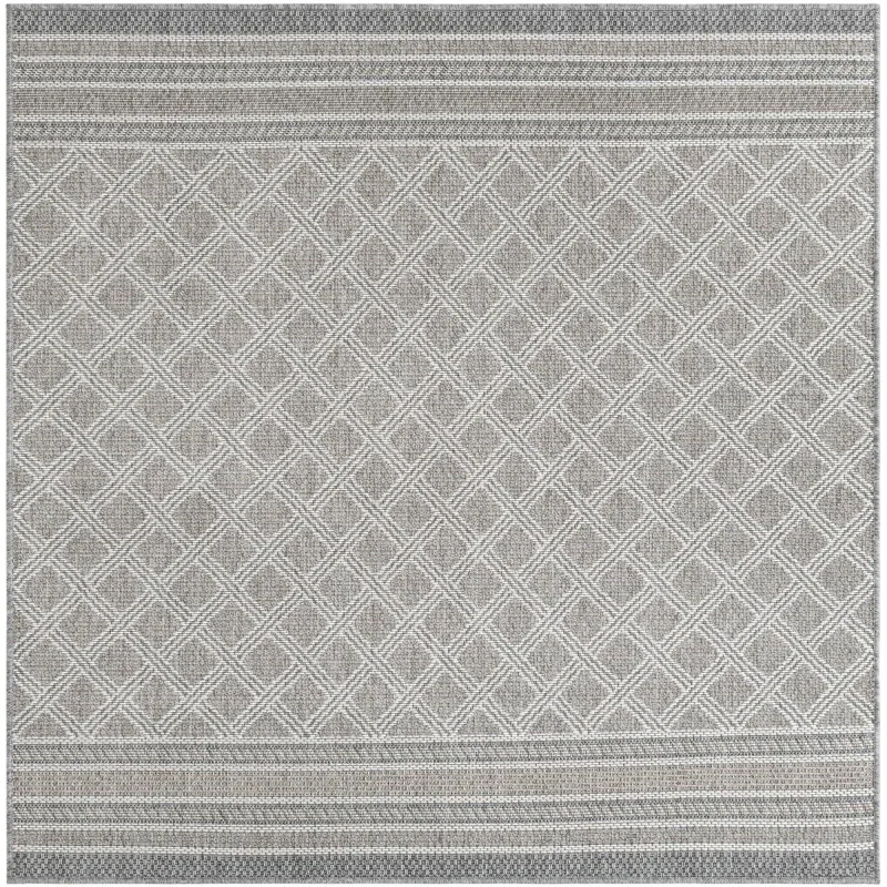 exterior enrejado en gris
