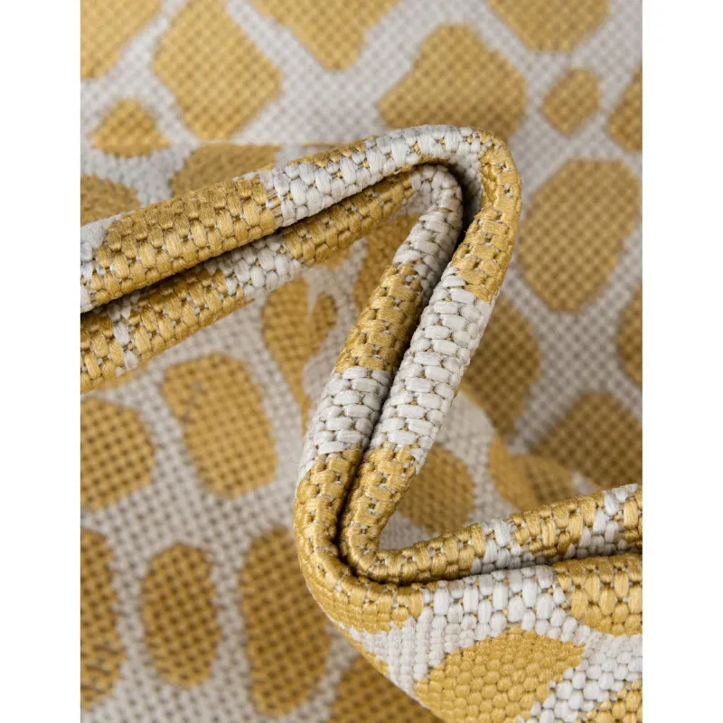 exterior hamptons animal print en amarillo y marfil