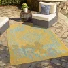 exterior hamptons vintage en amarillo y aqua