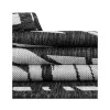 moderno exterior negro y blanco de rayas entrelazadas