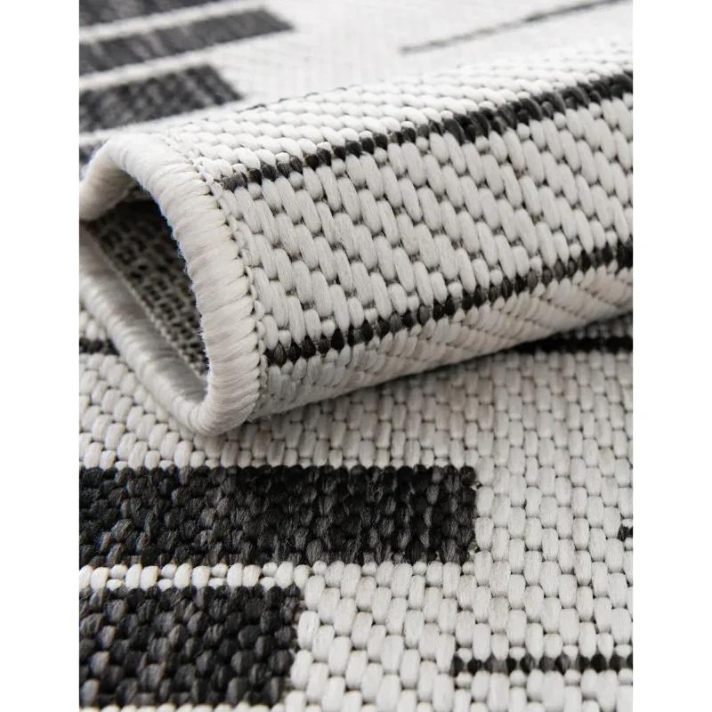moderno exterior negro y blanco en movimiento