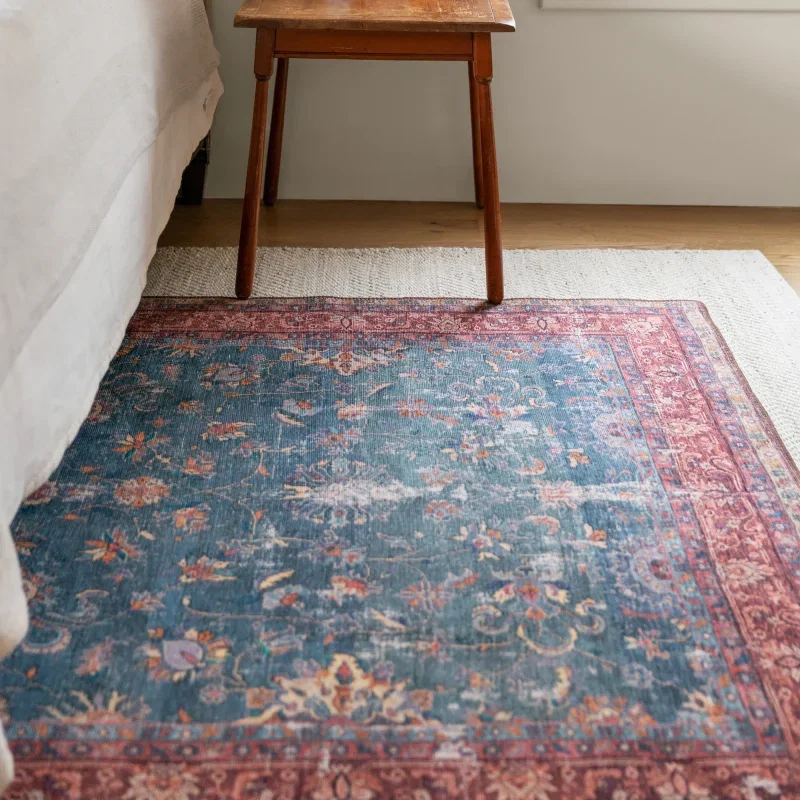Tapete Hacienda Floral Persa Desgastado en Azul y Rojo