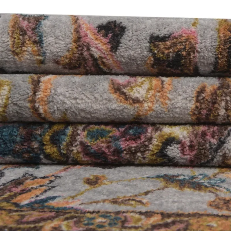 tierra floral en gris nube