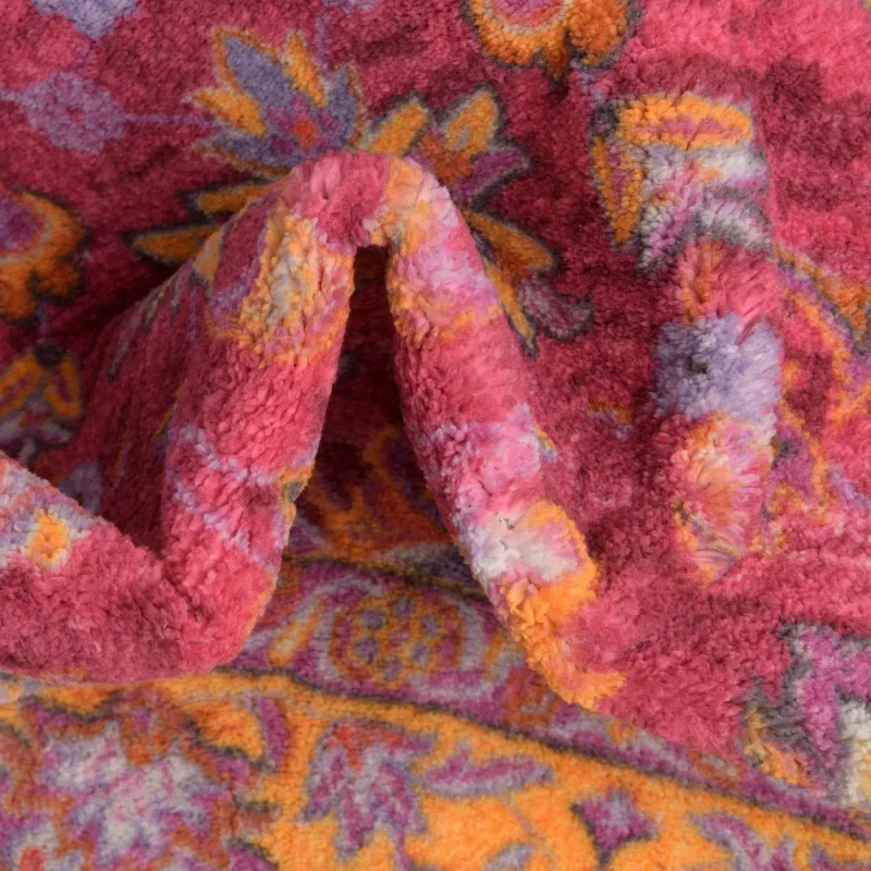Tapete Tierra Floral en Rosa Frambuesa