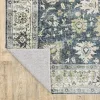 Tapete Carlota Floral en Azul Pizarra sobre el piso 4