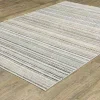 Tapete Cava Rayas Finas en Beige con Verde sobre el piso