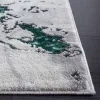 Tapete Destreza de Manchas Etéreas en Gris con Verde