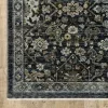 Tapete Dinastía Floral en Gris Carbón sobre el piso 4