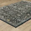 Tapete Dinastía Floral en Gris Carbón sobre el piso