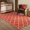 Tapete Regata Quatrefoil en Rojo en sala