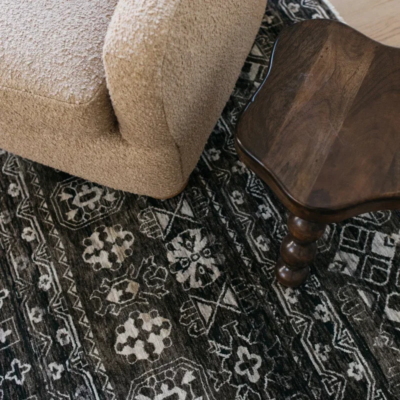 Tapete Regencia Kilim en Negro