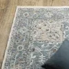 Tapete Soberano Medallón Heriz en Azul Piedra sobre el piso 3