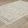 Tapete Valona Medallón Persa en Beige sobre el piso 2