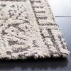 Tapete Pátina Grecas Tejidas en Natural con Marfil