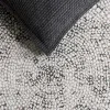 Tapete Luneta Mosaico de Puntos en Gris Carbón con Marfil