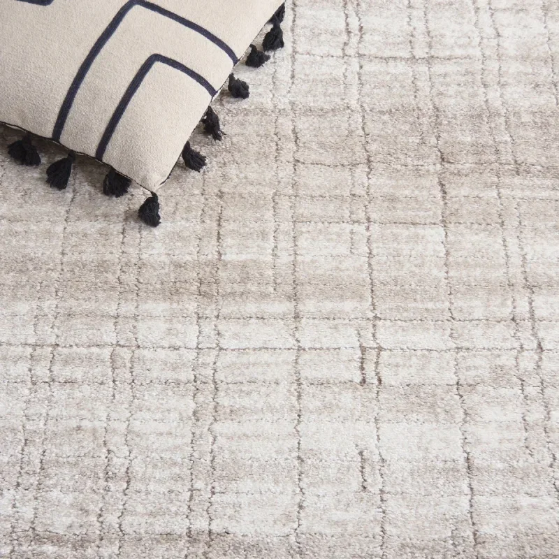 Tapete Puerto Cuadrícula Fina en Taupe con Marfil