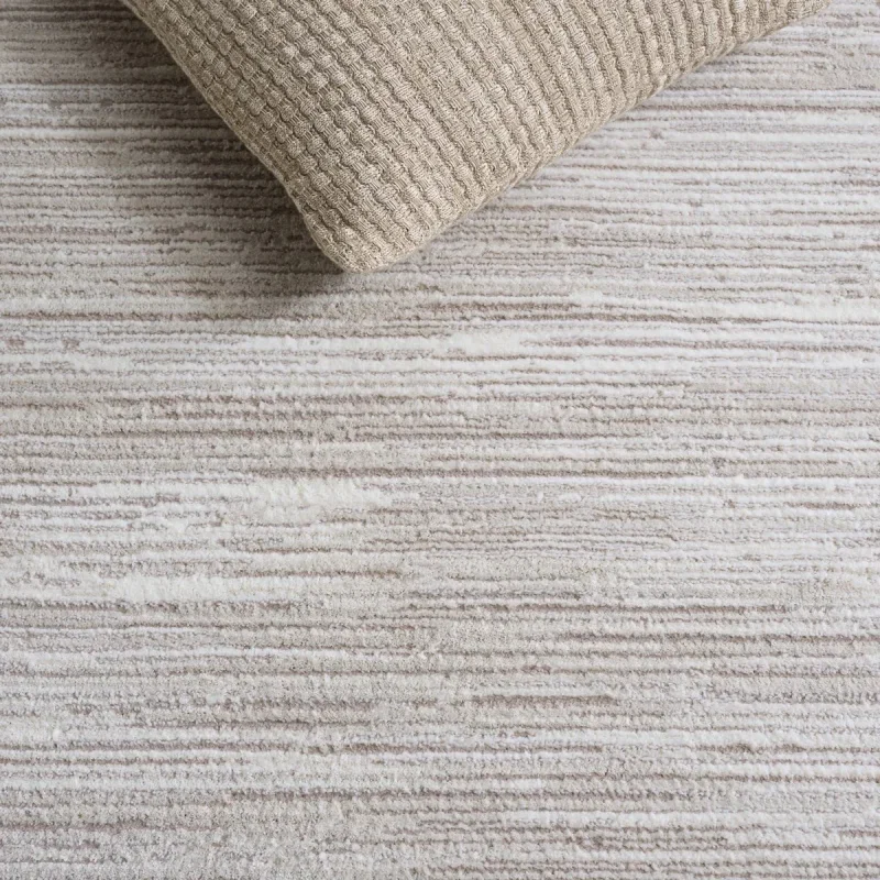 Tapete Tomás Estrías Horizontales en Marfil con Beige