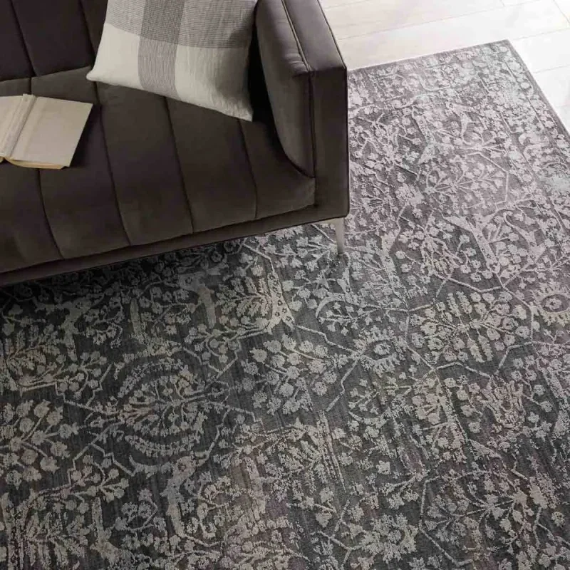 Tapete Fronda Floral Gastado en Gris