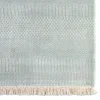 Tapete Mérito Rayado de Pasto Fino en Azul, detalle de la textura 2