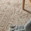 Tapete Pagoda Celosía Geométrica en Beige, detalle de la textura 5